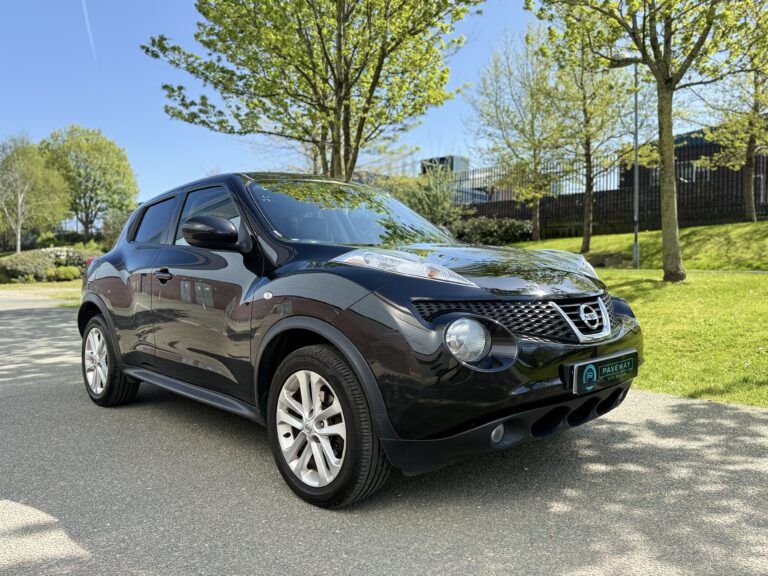 NISSAN JUKE <br> <h6 style='color:white;font-size:;'>1.6 Tekna CVT Euro 5 5dr</h6>