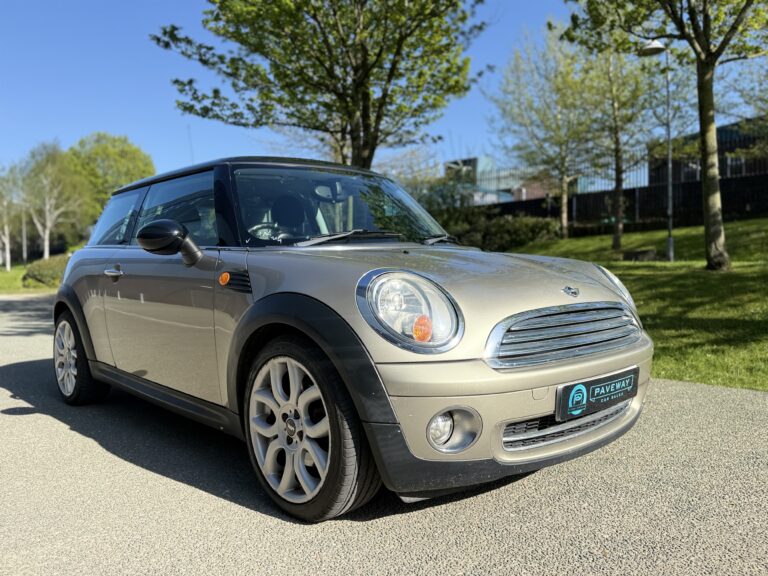 MINI HATCH <br> <h6 style='color:white;font-size:;'>1.6 Cooper Steptronic Euro 4 3dr</h6>